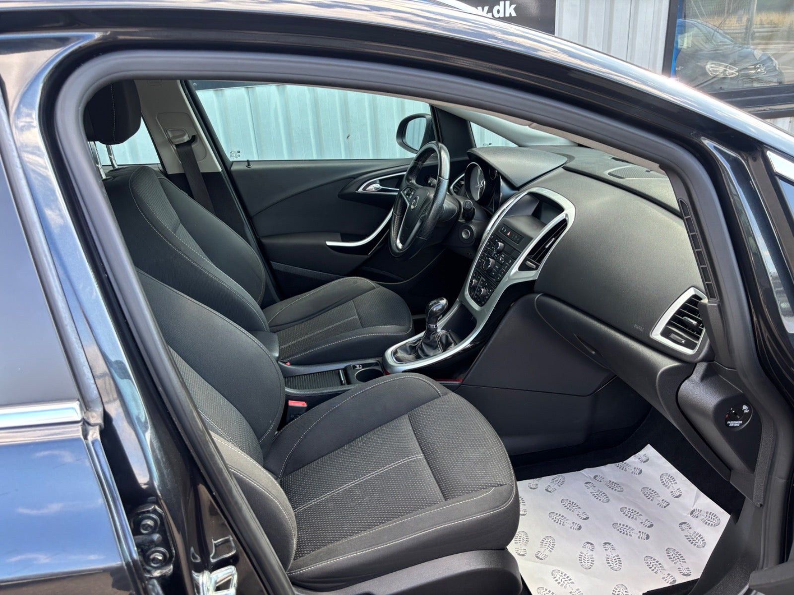 Sort Opel Astra fra 2012