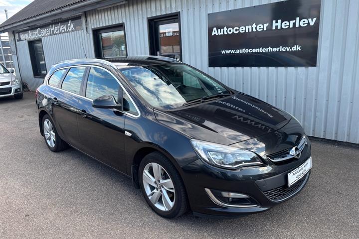 Sort Opel Astra fra 2012