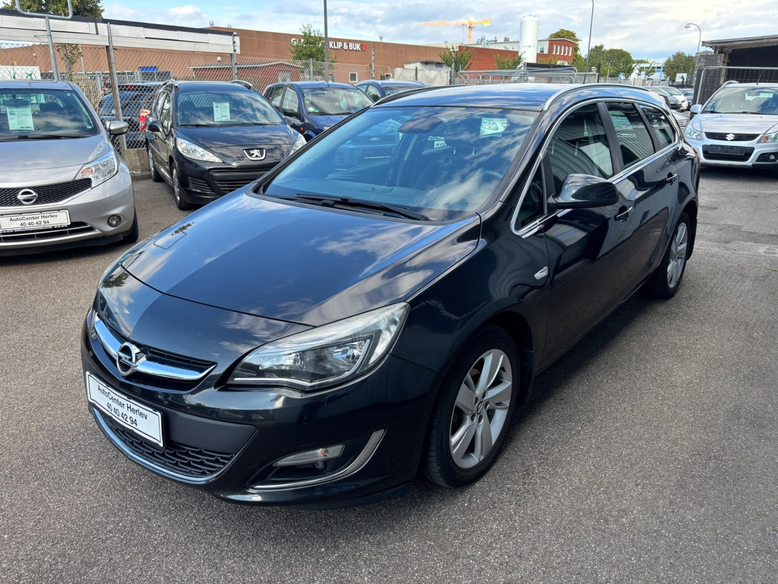Sort Opel Astra fra 2012