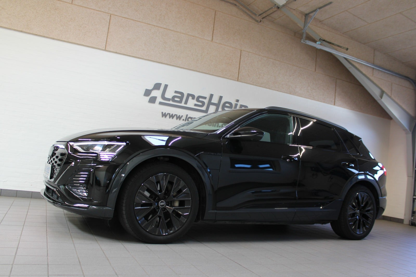 Sort Audi Q8 e-tron fra 2024