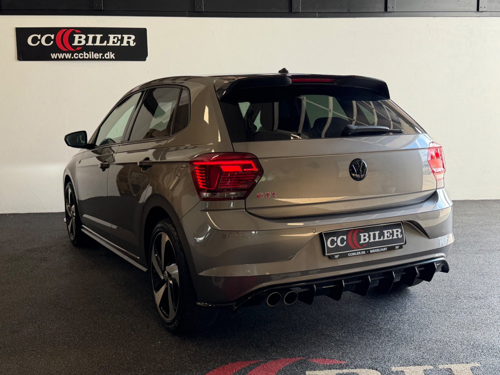 Grå VW Polo fra 2020