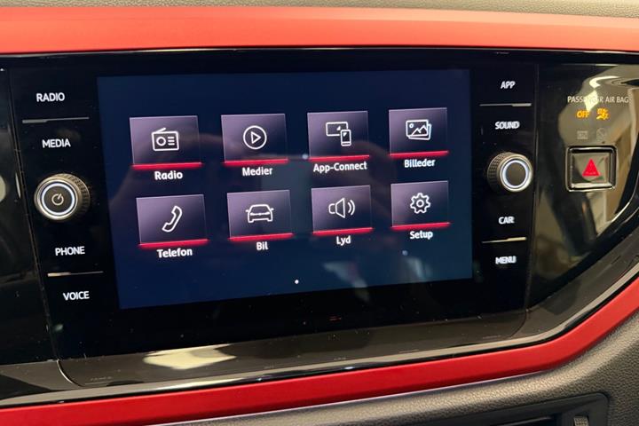 Grå VW Polo fra 2020