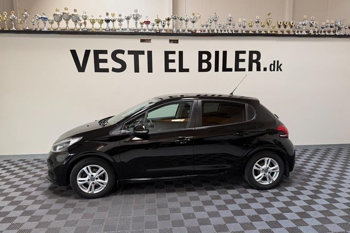 Sort Peugeot 208 fra 2015