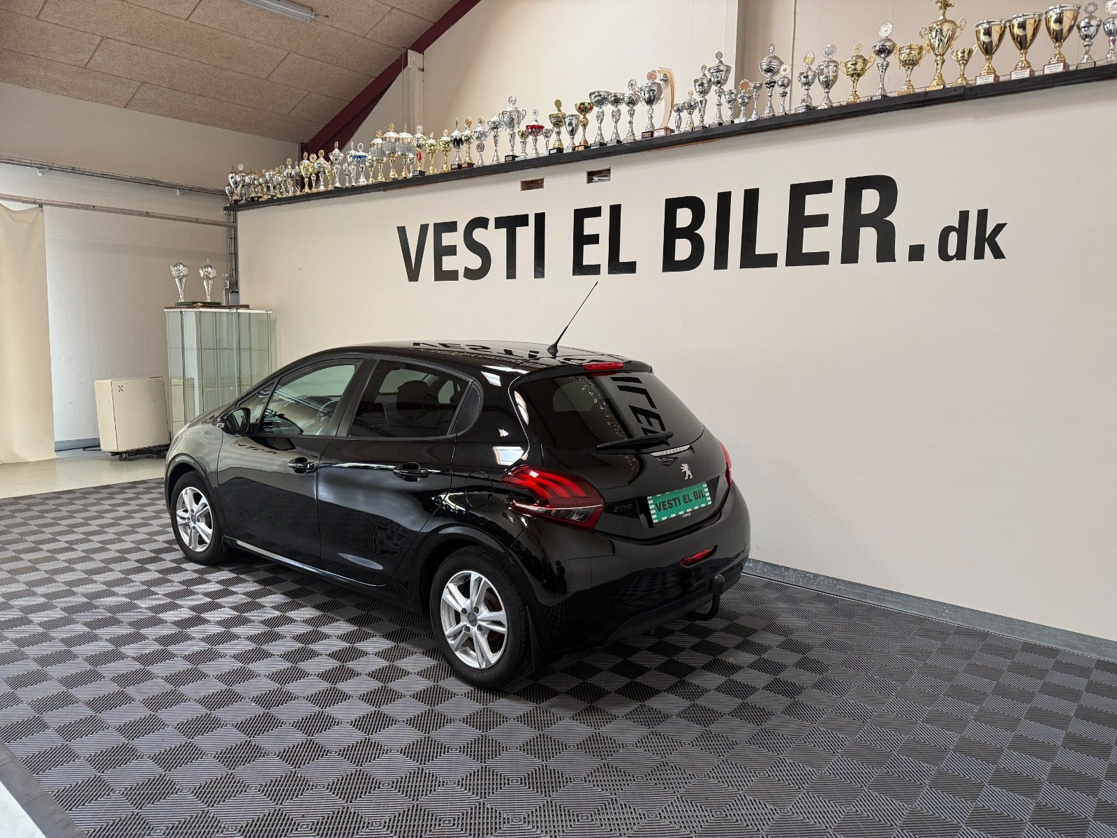 Sort Peugeot 208 fra 2015