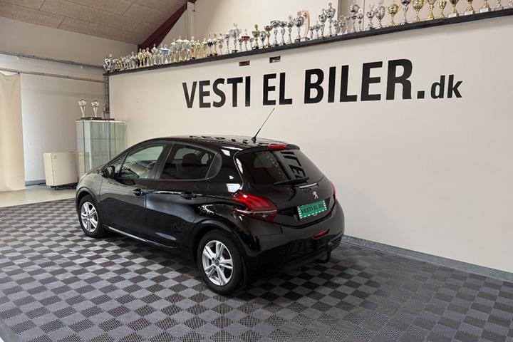 Sort Peugeot 208 fra 2015