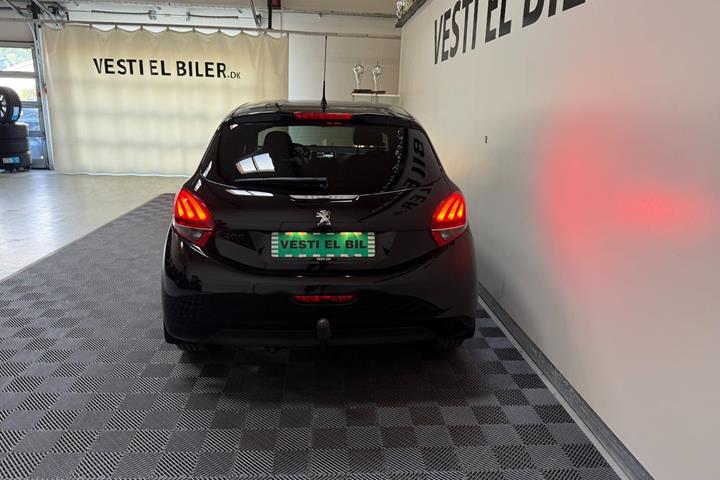 Sort Peugeot 208 fra 2015