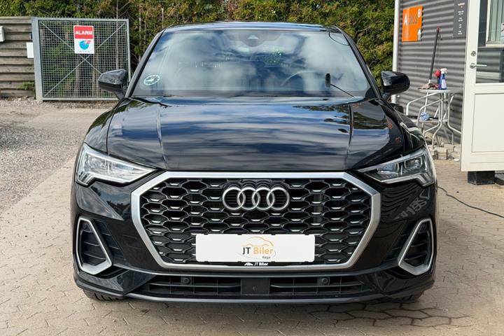 Sort Audi Q3 fra 2023