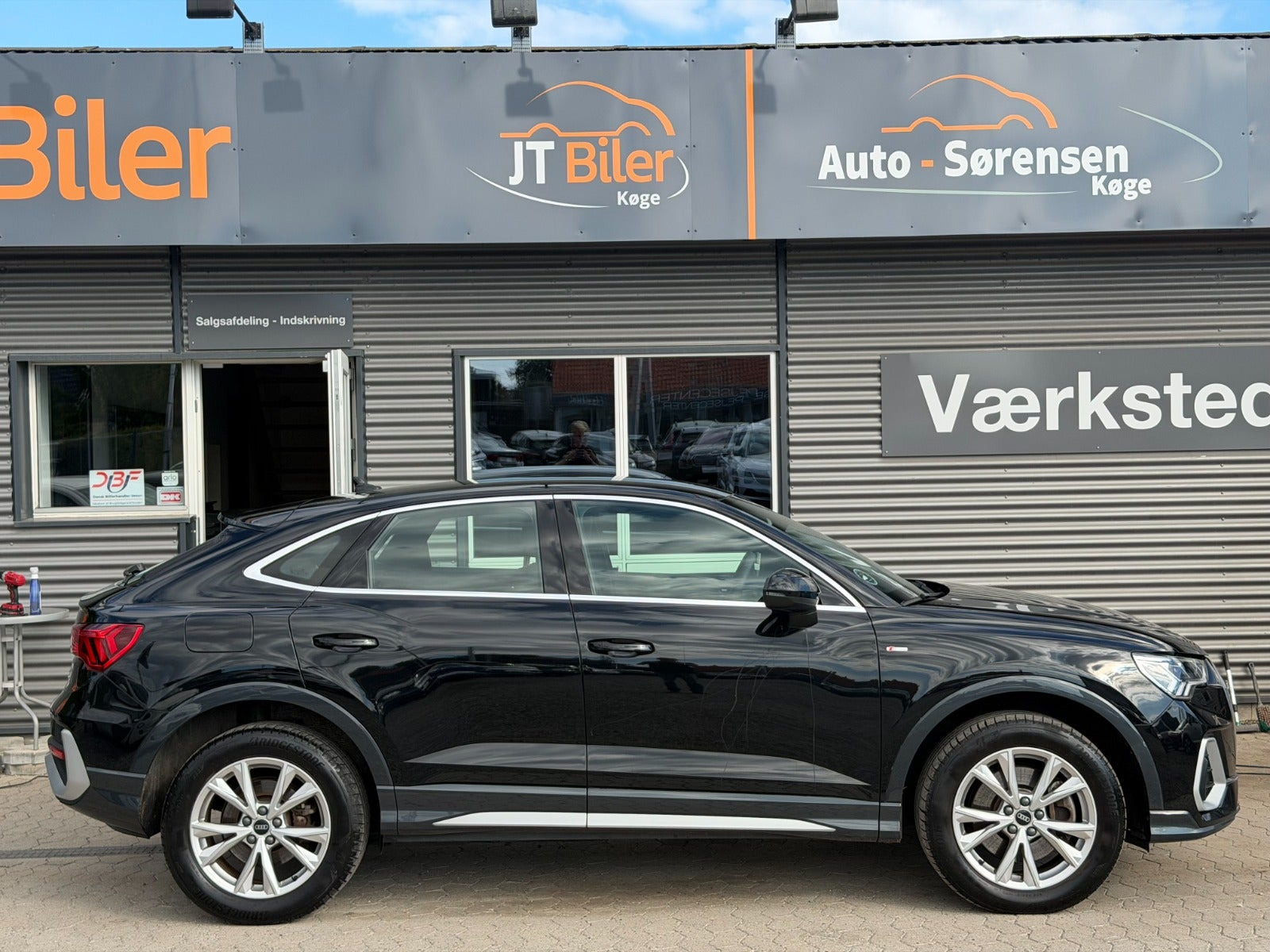 Sort Audi Q3 fra 2023