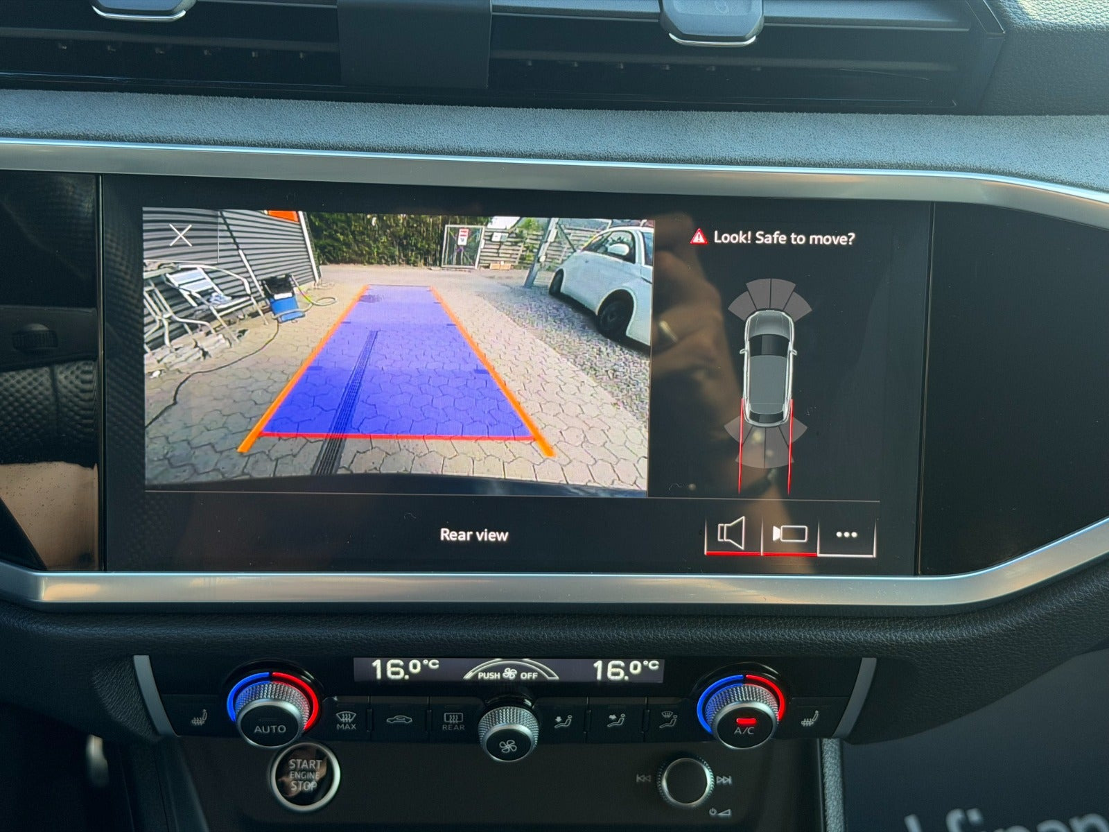 Sort Audi Q3 fra 2023