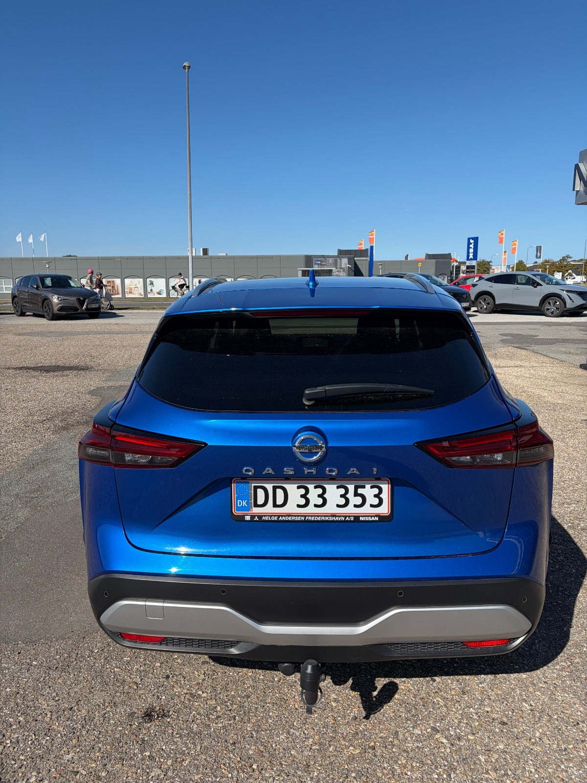 Blå Nissan Qashqai fra 2021