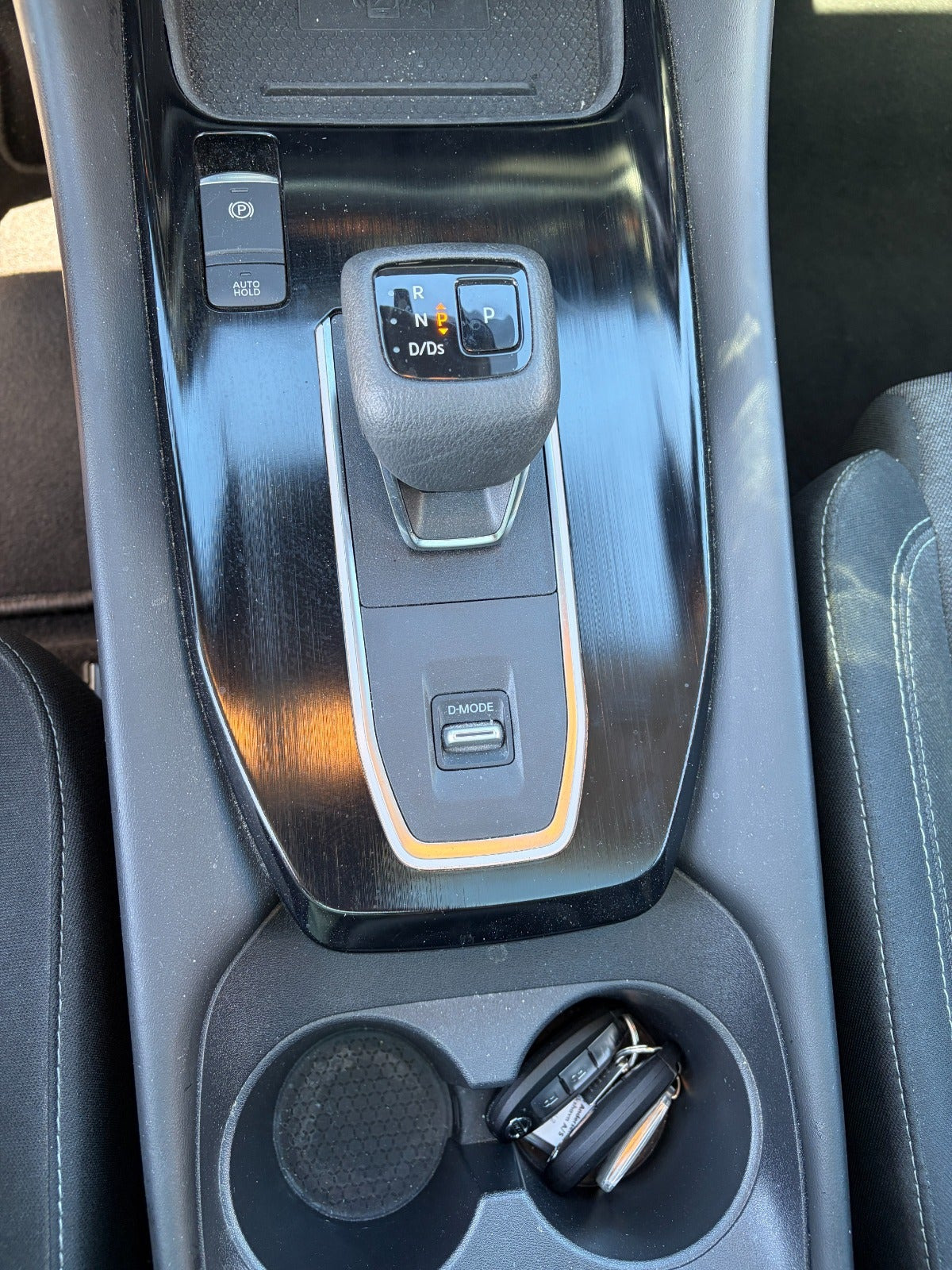 Blå Nissan Qashqai fra 2021
