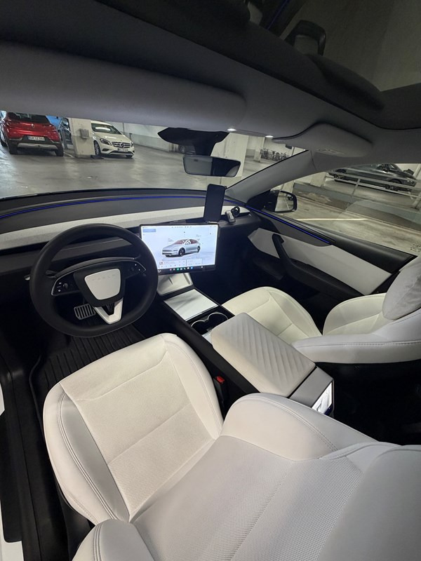 undefined Tesla Model Y fra 2026