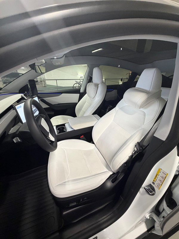 undefined Tesla Model Y fra 2026