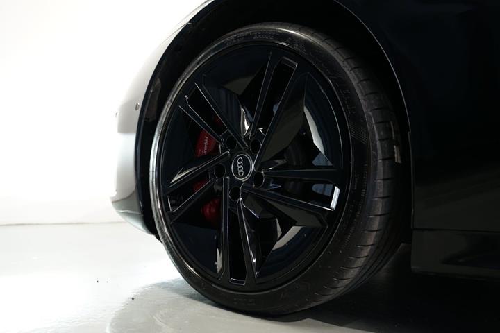 Sort Audi e-tron GT fra 2021