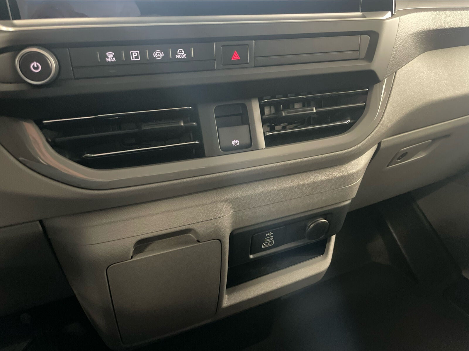 Hvid VW e-Transporter fra 2025