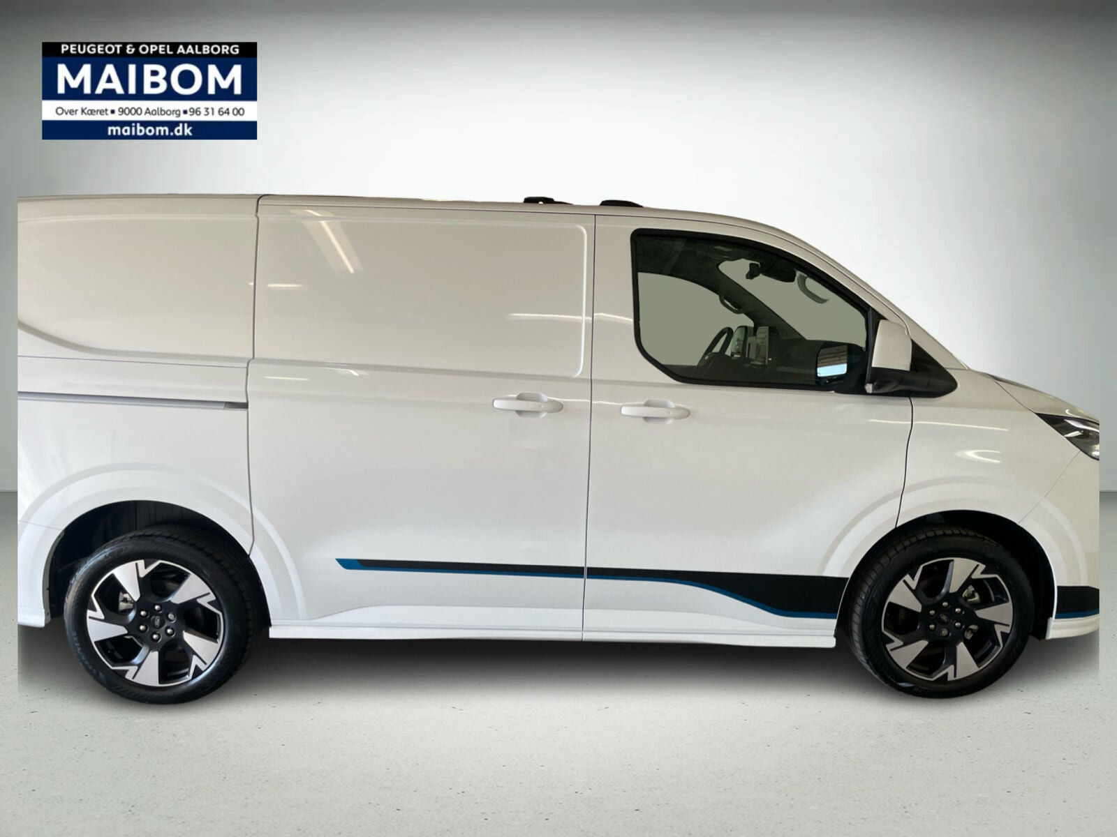 Hvid Ford E-Transit Custom 320 L1 fra 2026
