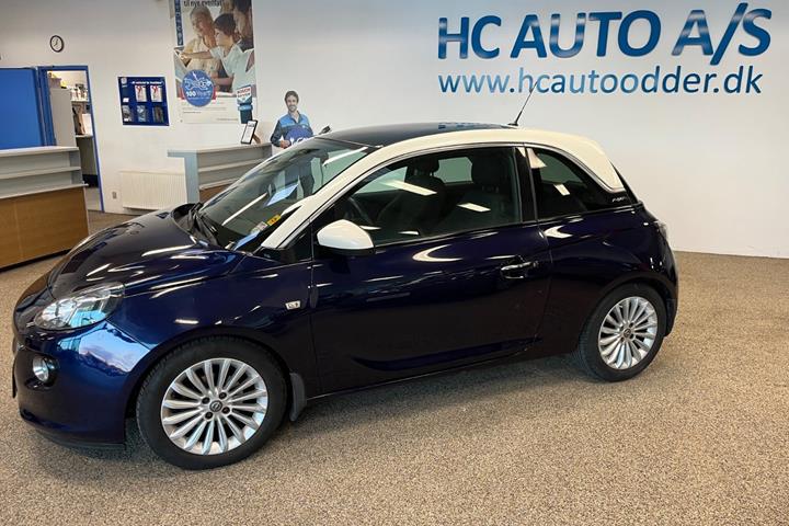 Blå Opel Adam fra 2014