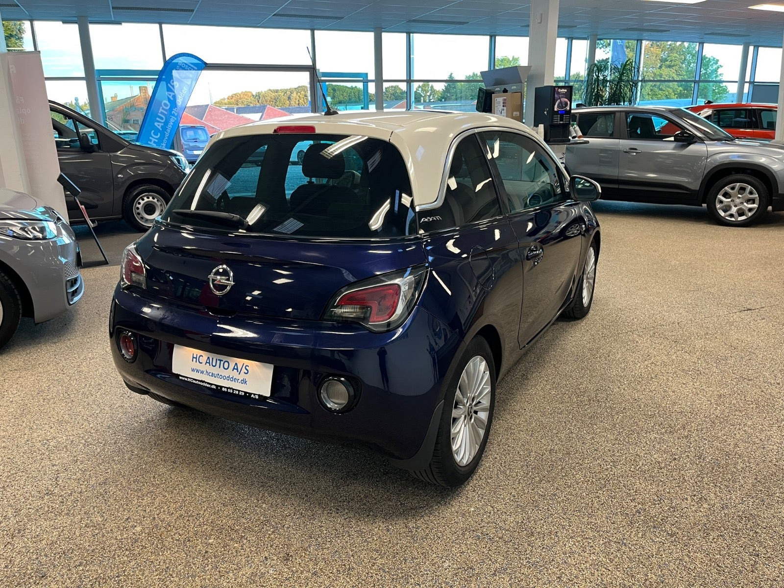 Blå Opel Adam fra 2014