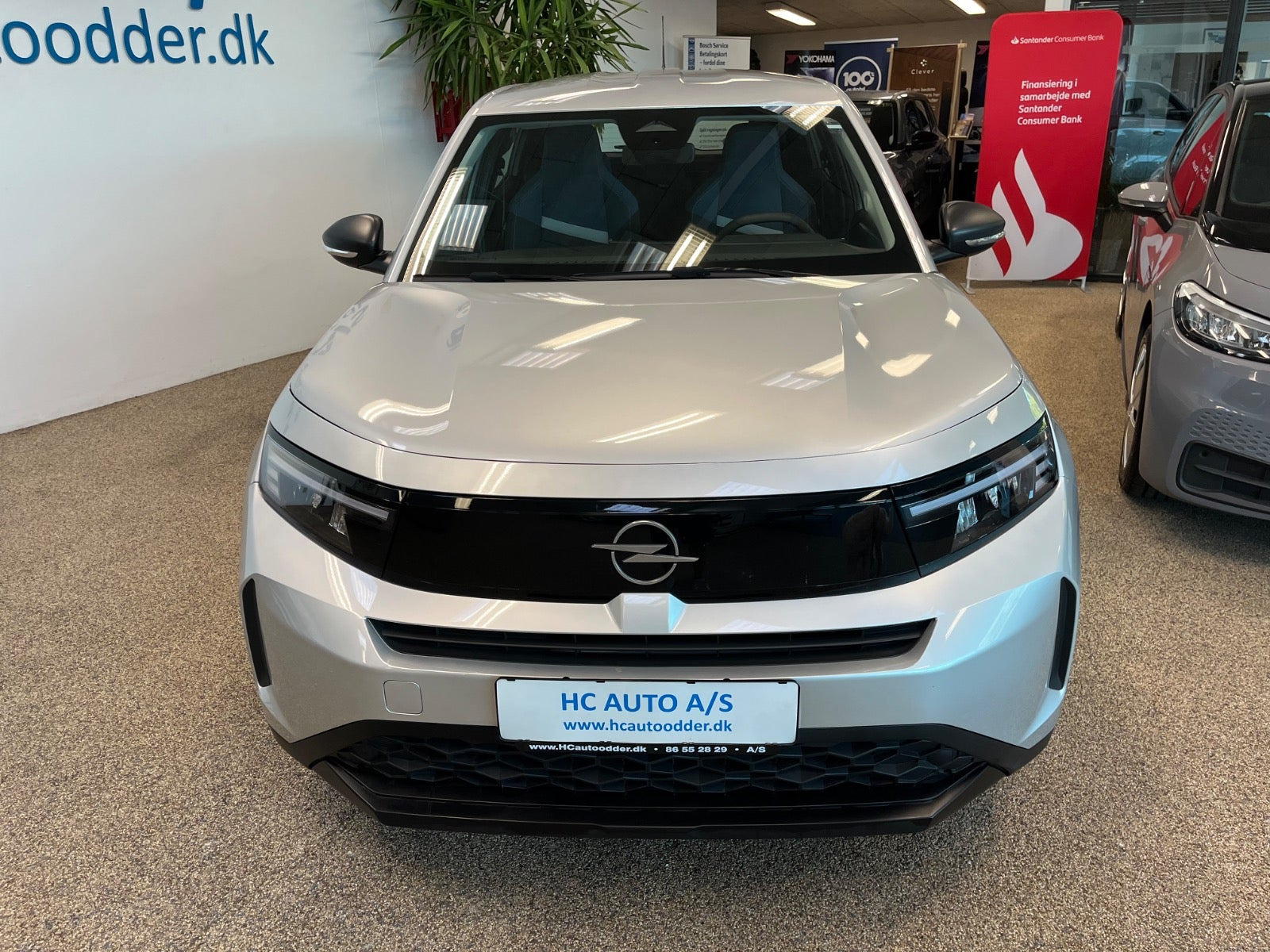Sølv Opel Frontera fra 2025