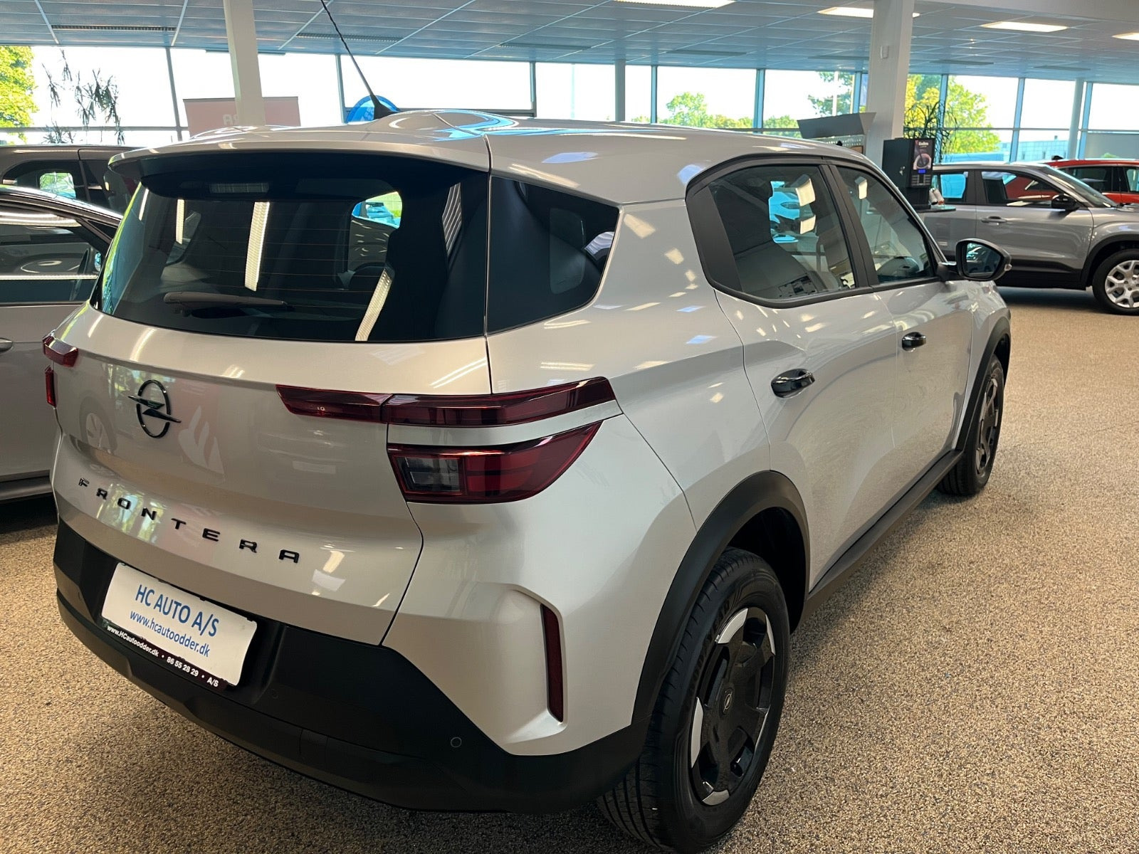 Sølv Opel Frontera fra 2025