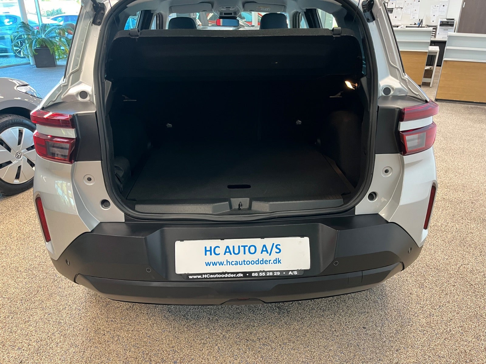 Sølv Opel Frontera fra 2025