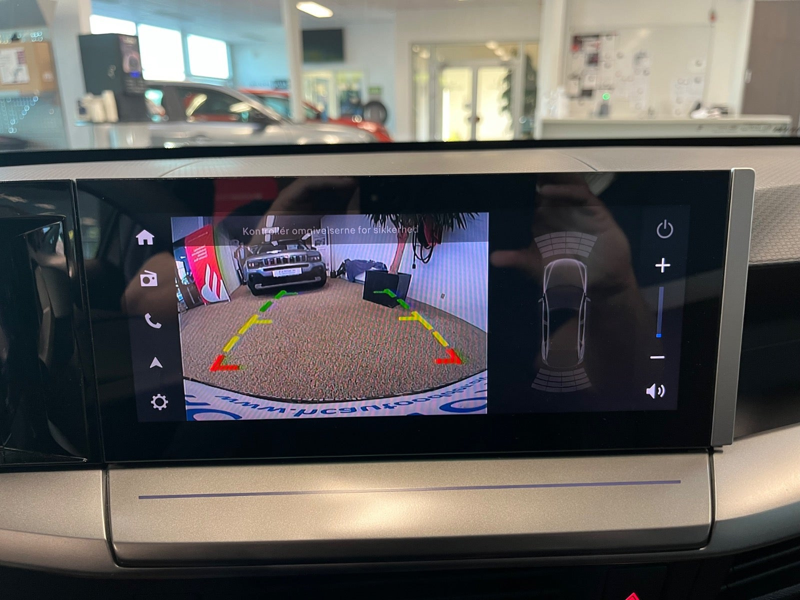 Sølv Opel Frontera fra 2025