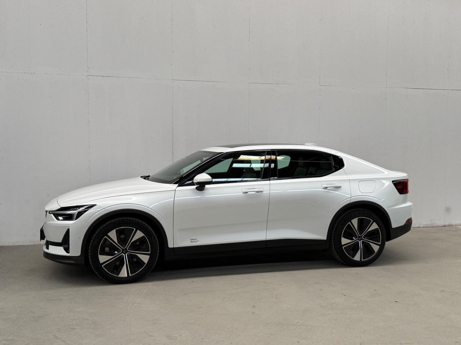 Hvid Polestar 2 fra 2023