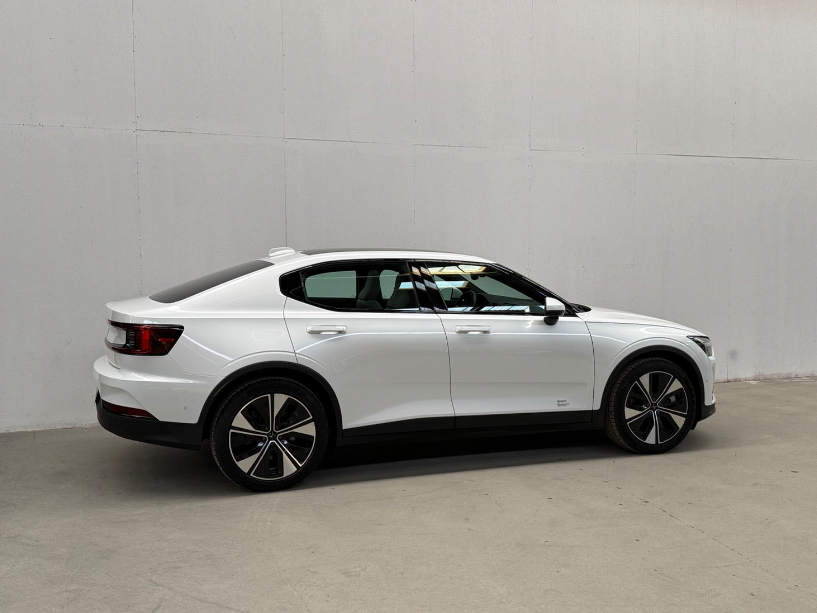 Hvid Polestar 2 fra 2023