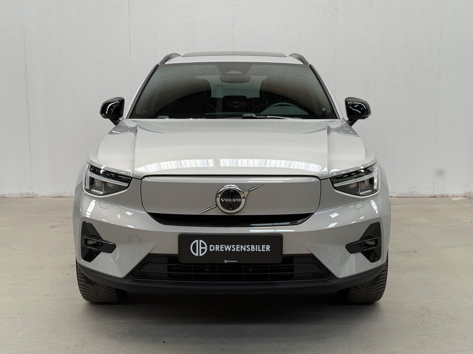 Sølv Volvo XC40 fra 2024