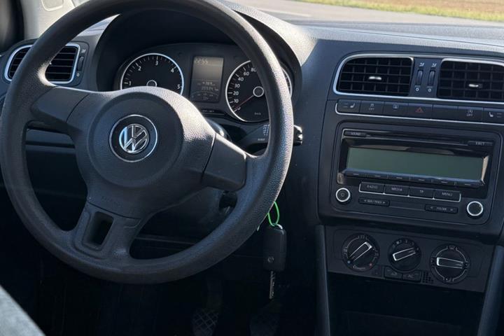 Sølv VW Polo fra 2010