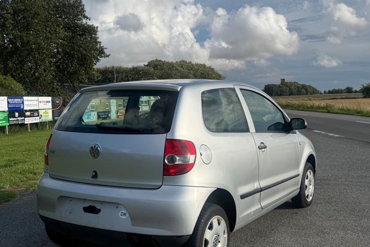 Sølv VW Fox fra 2007