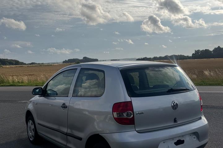 Sølv VW Fox fra 2007