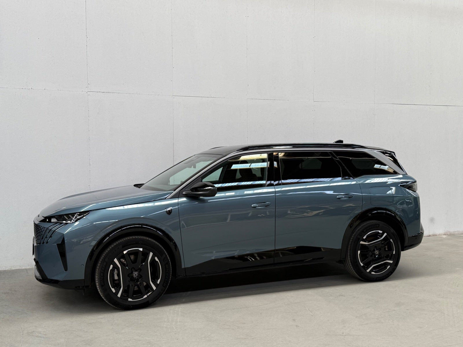 undefined Peugeot e-5008 fra 2025