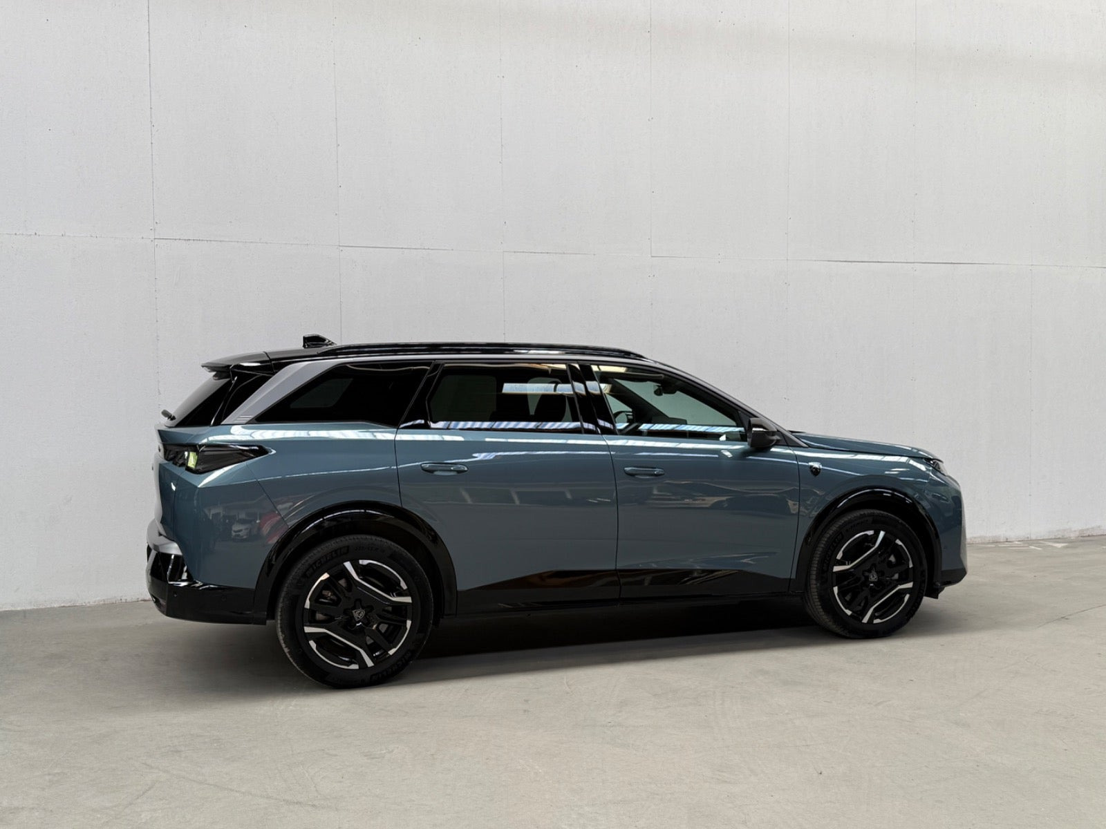 undefined Peugeot e-5008 fra 2025