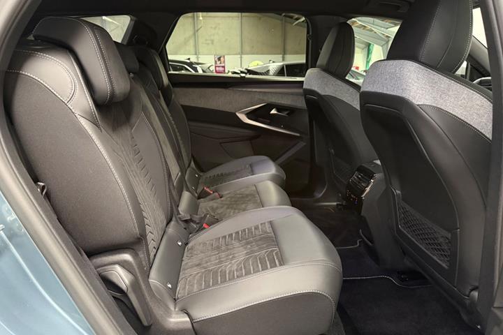 undefined Peugeot e-5008 fra 2025