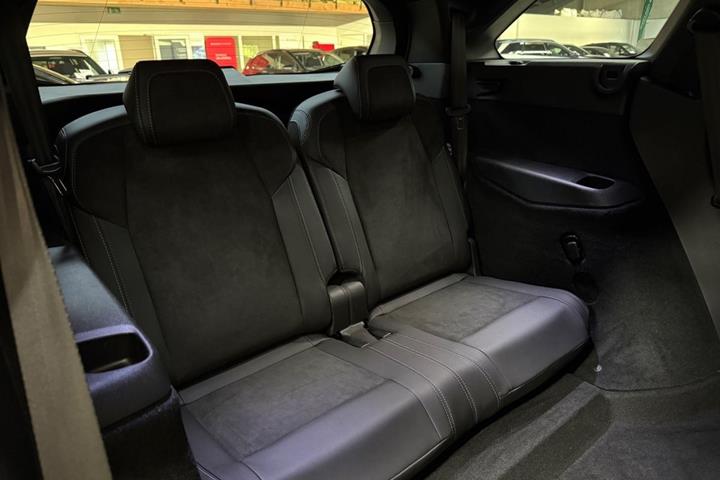 undefined Peugeot e-5008 fra 2025