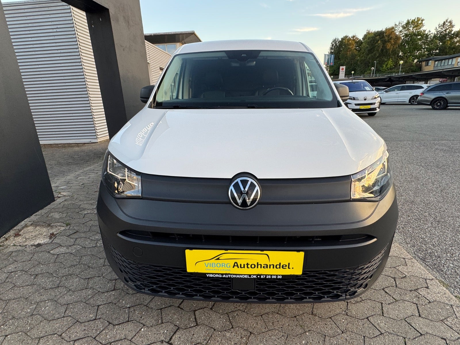 Hvid VW Caddy Maxi fra 2025
