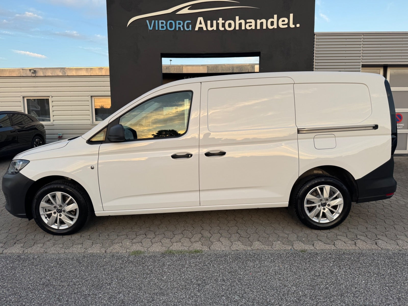 Hvid VW Caddy Maxi fra 2025