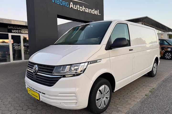 Hvid VW Transporter fra 2021