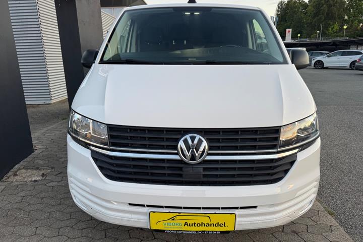 Hvid VW Transporter fra 2021