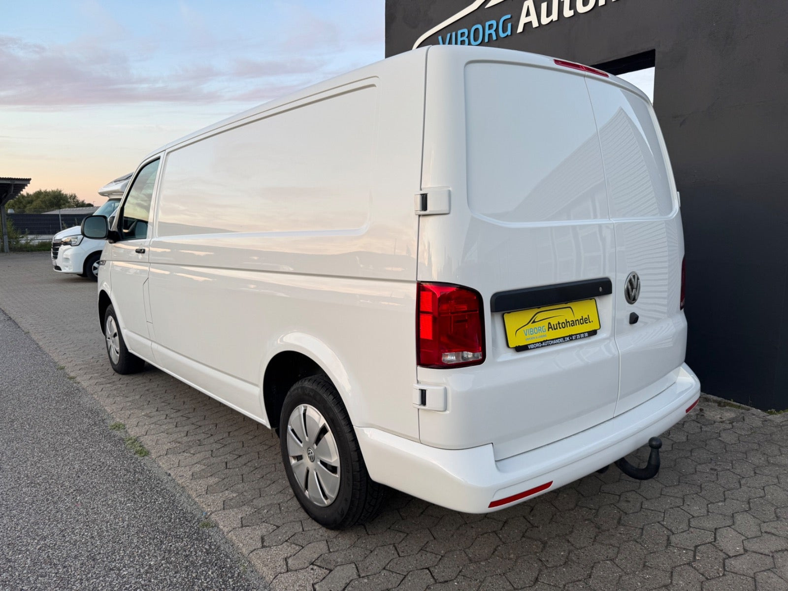 Hvid VW Transporter fra 2021