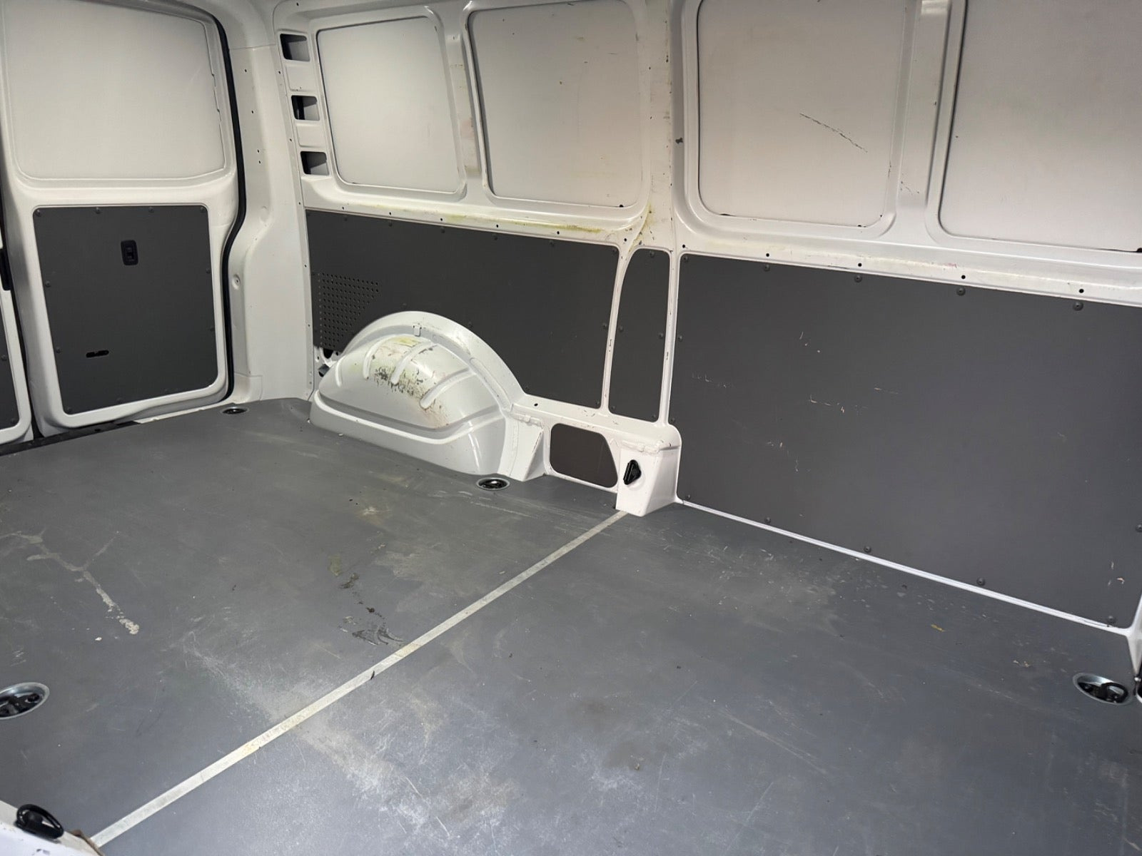 Hvid VW Transporter fra 2021