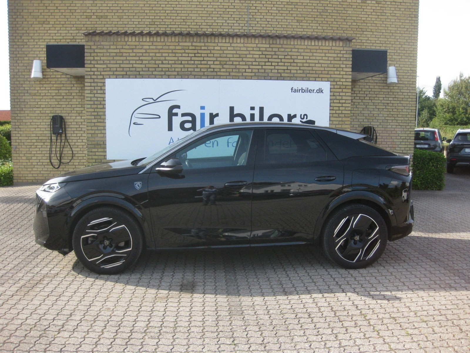 Sort Peugeot e-3008 fra 2025