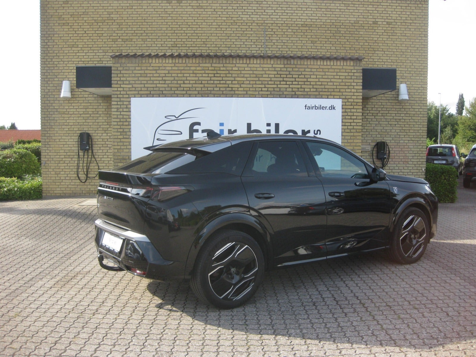Sort Peugeot e-3008 fra 2025