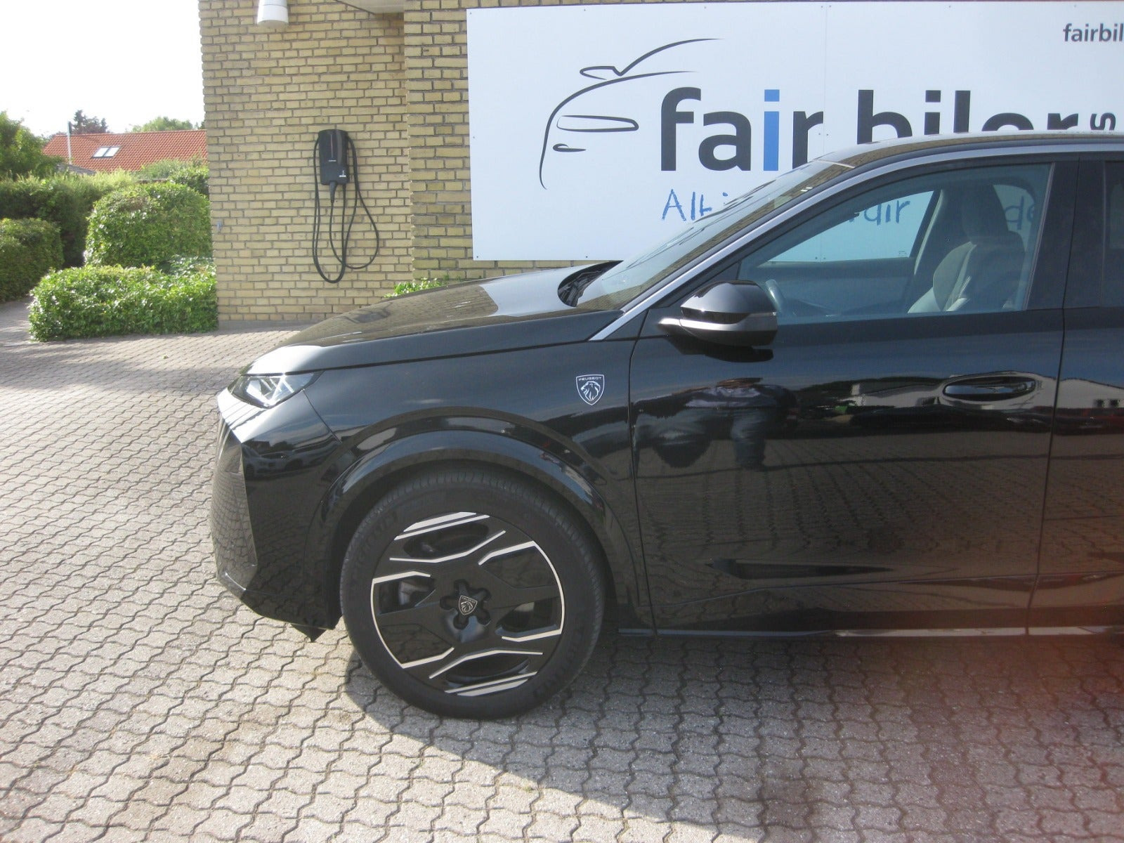 Sort Peugeot e-3008 fra 2025