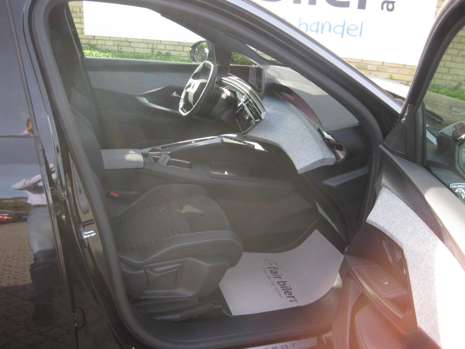 Sort Peugeot e-3008 fra 2025