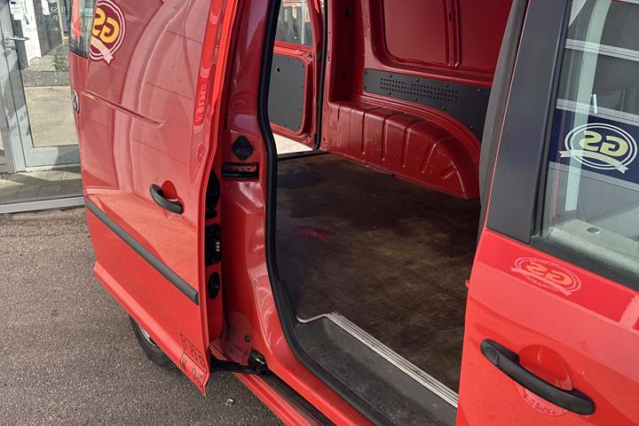 Rød VW Caddy fra 2014