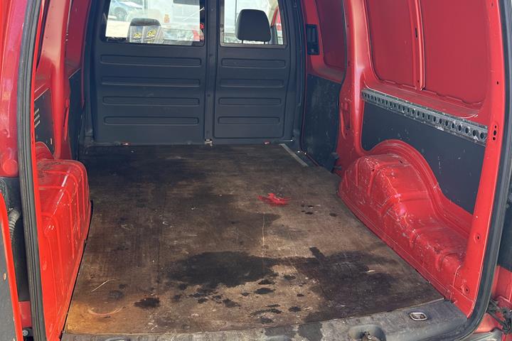 Rød VW Caddy fra 2014