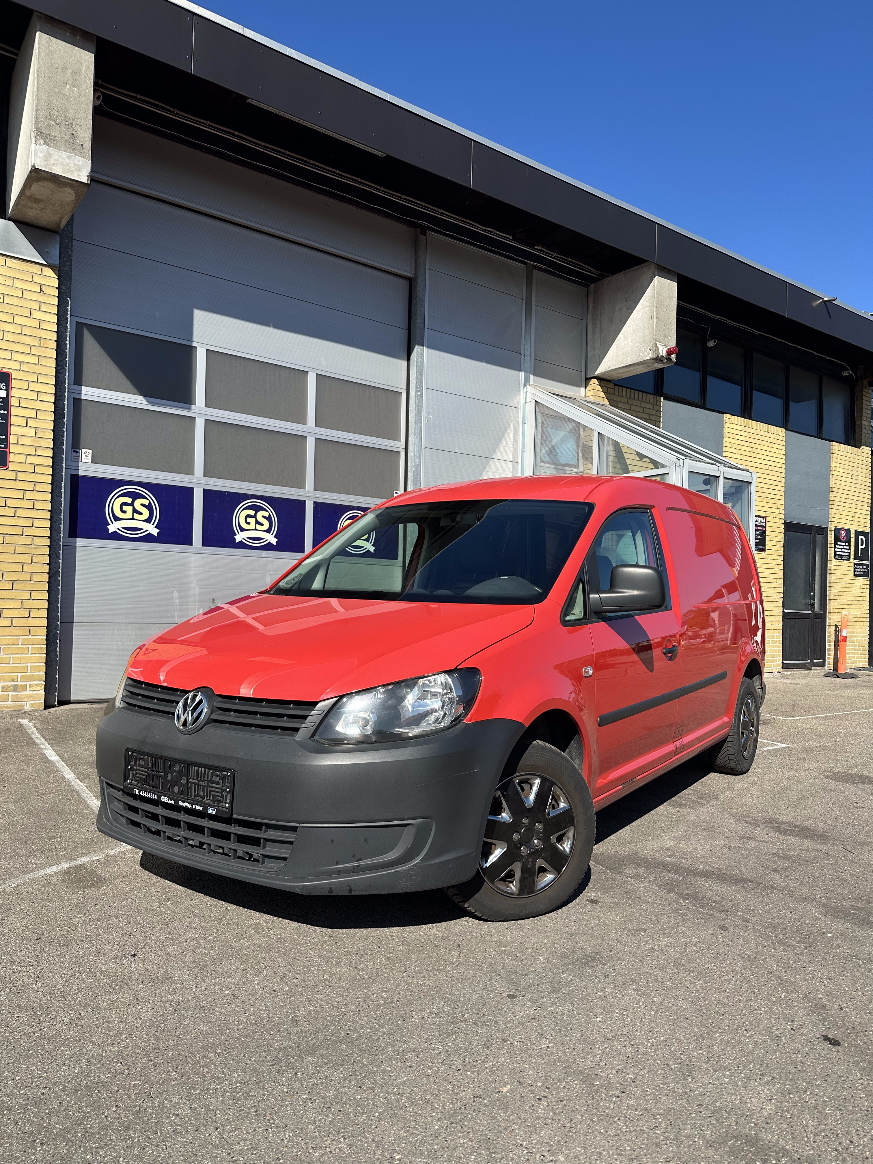 Rød VW Caddy fra 2014