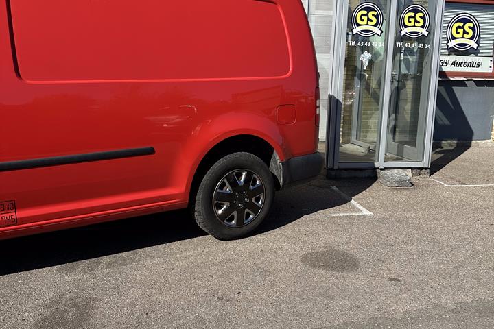 Rød VW Caddy fra 2014